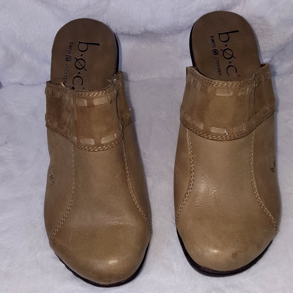 Born Concept tan clogs. - Picture 2 of 4
